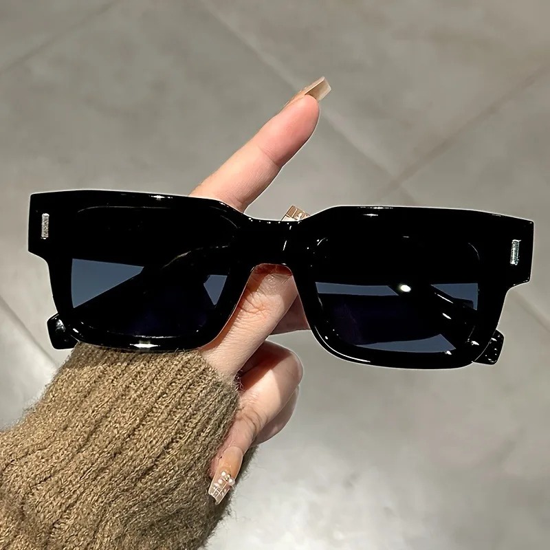 แว่นกันแดดทรงสี่เหลี่ยมหรูหรา  - Luxury Lifestyle Products บทวิจารณ์และราคา